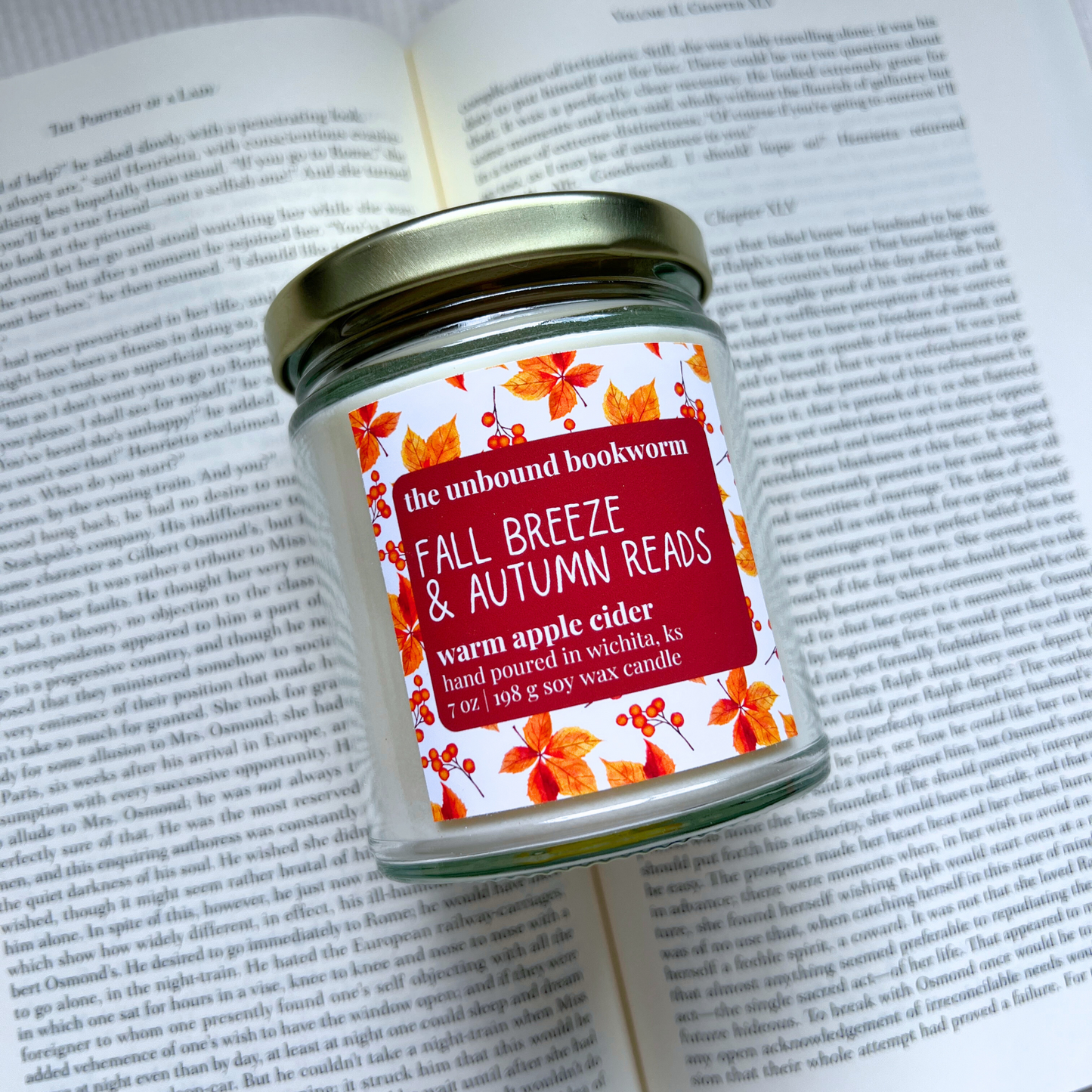 Fall Breeze & Autumn Reads Book Candle | 7 oz Soy Candle